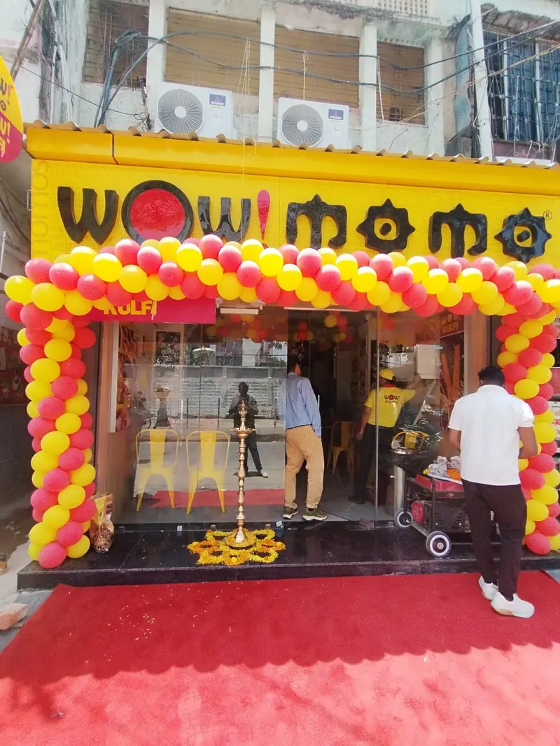 Wow! Momo launch décor
